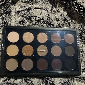 Mac eyeshadow palette